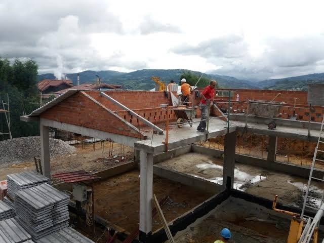 Construcción integral de vivienda unifamiliar
